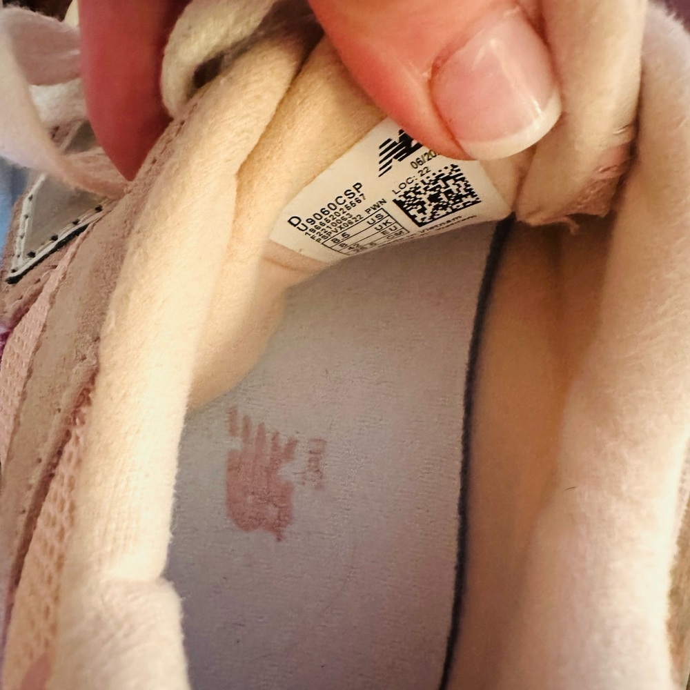 New Balance Women's pink Sneakers Women’s 10 Pink Sand 9060 excellent condition - Picture 7 of 9